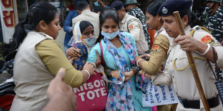 Job seekers gheraoed education minister’s residence demanding jobs