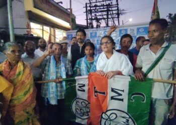 300 people join Trinamool Congress