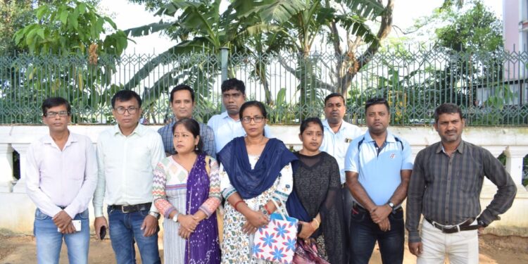 6 sacked teachers die due to CM’s slurs: 10,323 complaints