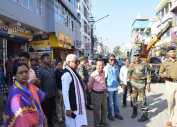 Corporation conduct raids in city, vandalized shops