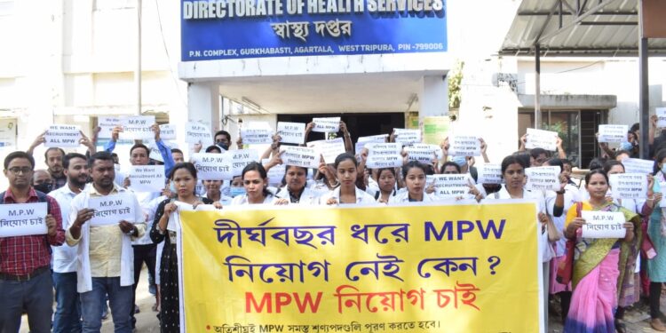 MPW agitates to Directorate of Health Services