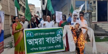 Amara Bengali stages protest and burned effigy of Manik Sarkar