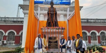 DY CM unveil the bust of Maharaja Birchandra Manikya