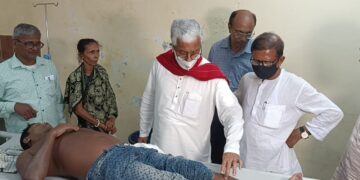 Leader of opposition Manik Sarkar visits GB hospital to inquires injured supporters