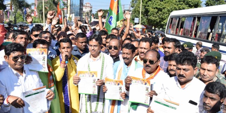 CM attends Ghar Ghar Chalo Abhiyan