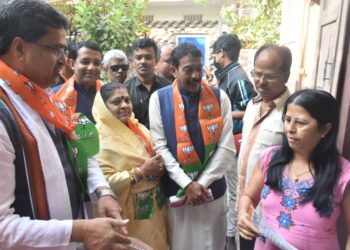 The Chief Minister attend door-to-door campaign