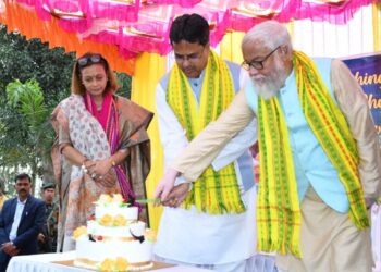 Chief Minister celebrates Christmas at Mariamnagar church
