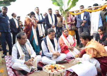 CM laid foundation stone for multi level car parking cum commercial complex at Motorstand