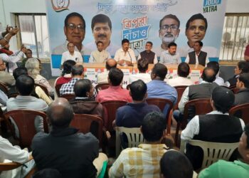 People of India want to see Narendra Modi as Gujrat CM