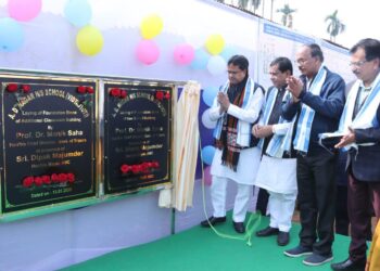 CM laid the foundation stone of the new building of Arundhatinagar school
