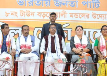 The love of Congress and CPIM has come out publicly before the elections: Chief Minister