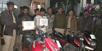 Police seized large quantity of foreign liquor and bike lifters along with motorcycles
