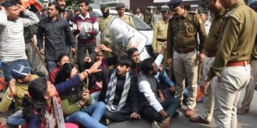 NSUI protest against vandalizing of LED trucks hired by Congress