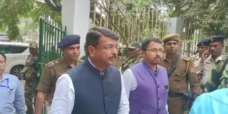 The Chief Officer of the State Election Commission went to visit the postal ballot voting area