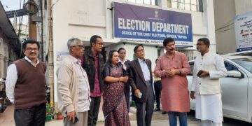 Left Front and Congress before Election Commission