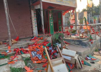 12 injured, vandalized cars, bikes starting from BJP office