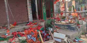 12 injured, vandalized cars, bikes starting from BJP office