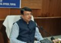 In addition to the voter card, the Election Commission has determined 12 identity cards