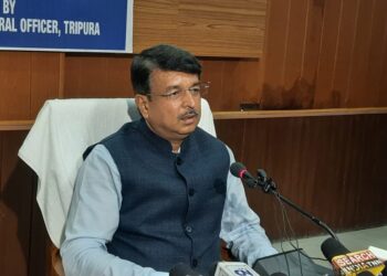 In addition to the voter card, the Election Commission has determined 12 identity cards