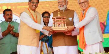 CPM-Congress ready to do anything to gain power: Narendra Modi