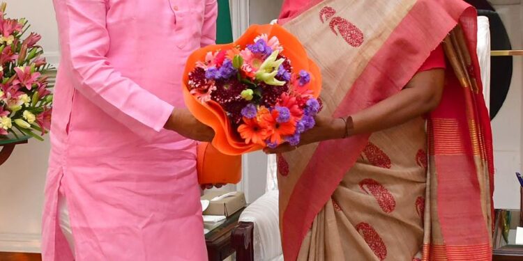 Chief Minister met the President and the Union Defense Minister