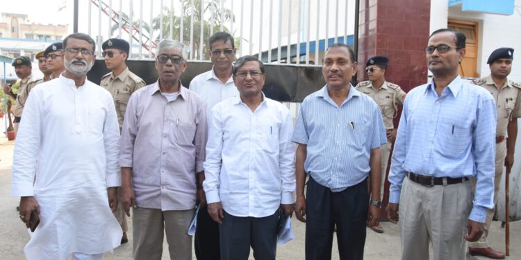 Left Front and Congress to State Director General of Police