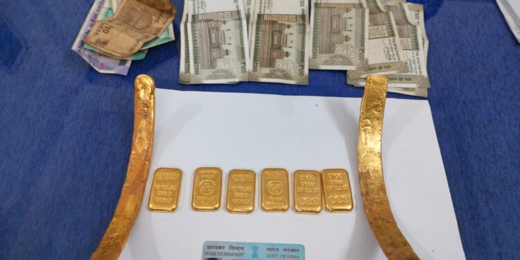 GRP arrest one with 1.5 Kg gold from Agartala rail station