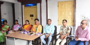 Meeting on relocation of shopkeepers occupying illegal streets with parking