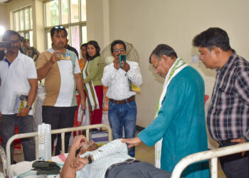 Women are coming forward to donate blood: Ratan
