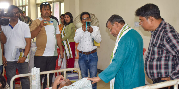 Women are coming forward to donate blood: Ratan