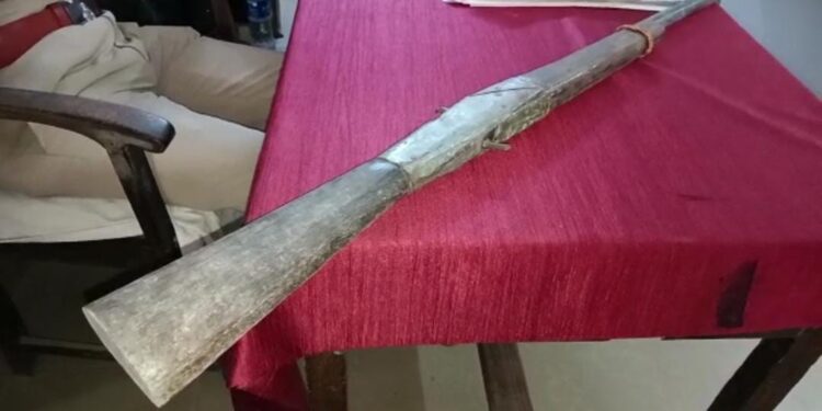 Country made gun recovered in the forest