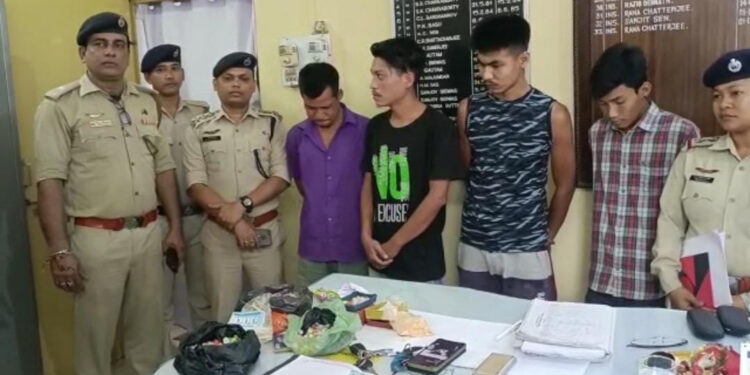 Four drug dealers arrested with cash