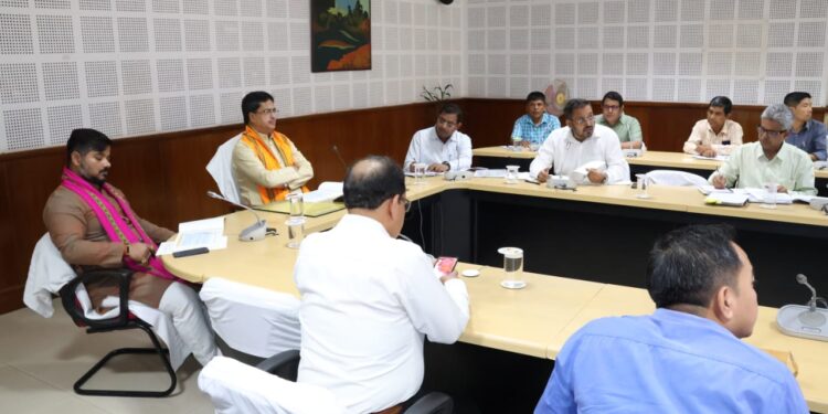 Public distribution system in the state should be strengthened and strengthened: Chief Minister