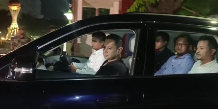 Pradyot meet with the Chief Minister