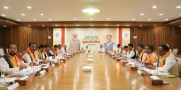 CM presents state’s achievements in governance and welfare Schemes at BJP meeting in Delhi