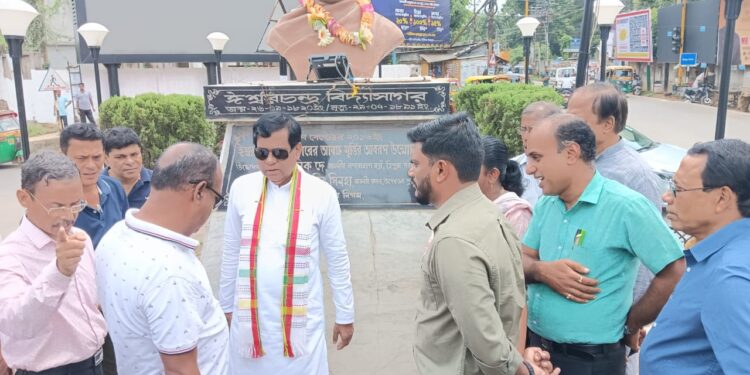 After discussion with the mayor, the problem of the college was resolved