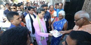 CM attends Sampark-Se-Samarthan campaign highlighting development works of PM Modi