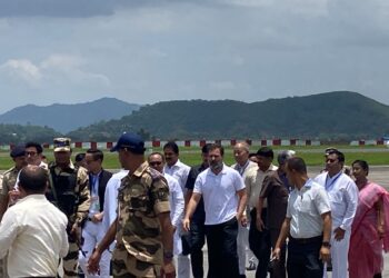 Rahul Gandhi stopped to visit trouble torn Manipur