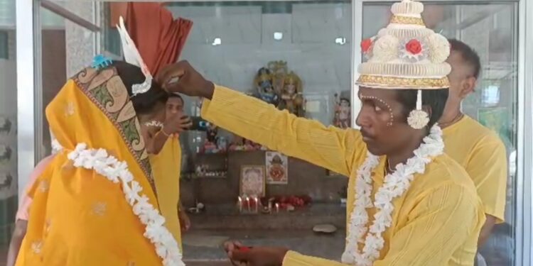 Young woman left Islam for love and married a Hindu boy!