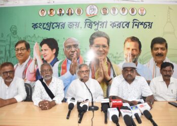 Congress once again raised voice against the government over the recruitment process