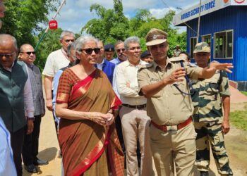 Union Finance Minister visited the India-Bangladesh International border
