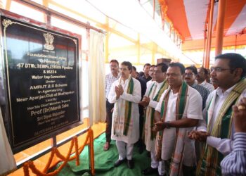 State Government and Municipal Corporation are working keeping an eye on basic needs of people: Chief Minister