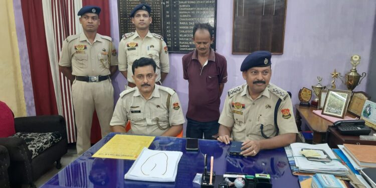 one arrested with stolen gold chain