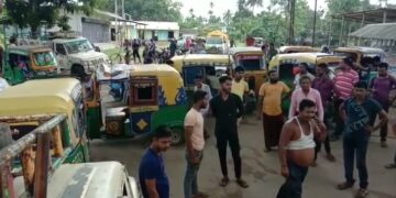 Demanding Road Renovation Drivers Staged Road Blockade.           