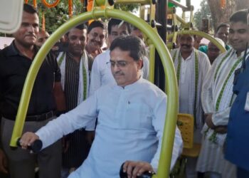 CM urges officials to expedite state projects’ clearance from central govt