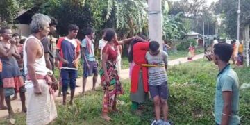 Woman beaten on the street due to extramarital affair