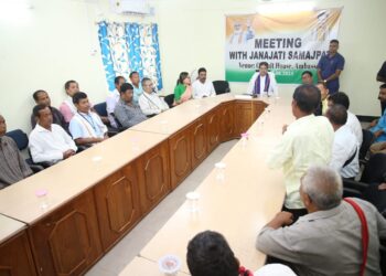 Chief Minister Holds meeting with Samajpatis, Assures to Address Concerns