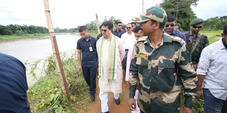 Chief Minister visits Chandipur-Srirampur border area