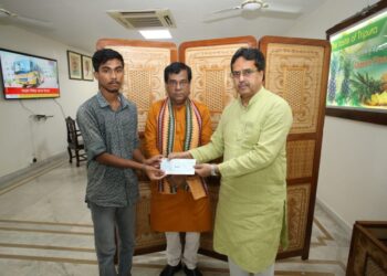 CM Extends Financial Aid to Meritorious Student for Higher Education