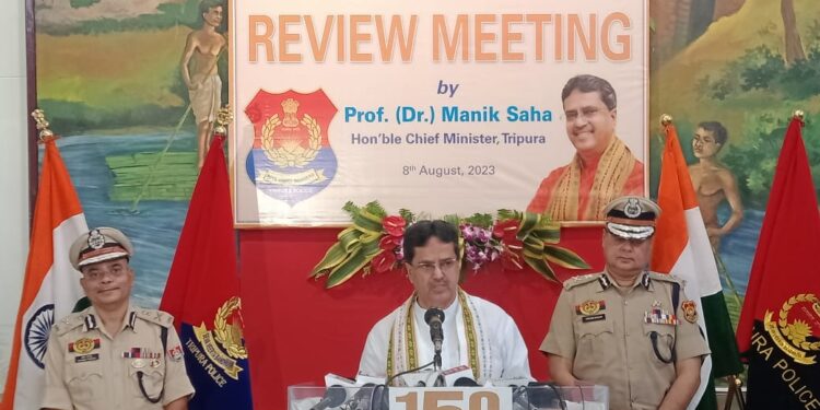 Chief Minister held meeting with police officials on law and order